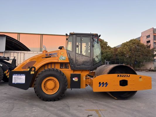Rullo compattatore monoblocco XCMG XS223J, facile da usare e in buone condizioni