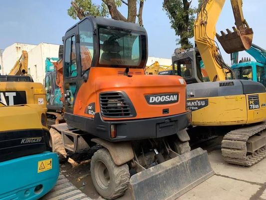 Escavatore a ruote usato Doosan DX60W In ottime condizioni/Escavatore a ruote mini usato Doosan in vendita