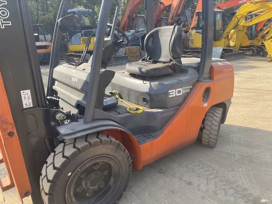 5 tonnellate Toyota 7FD50 Camion forcolato usato