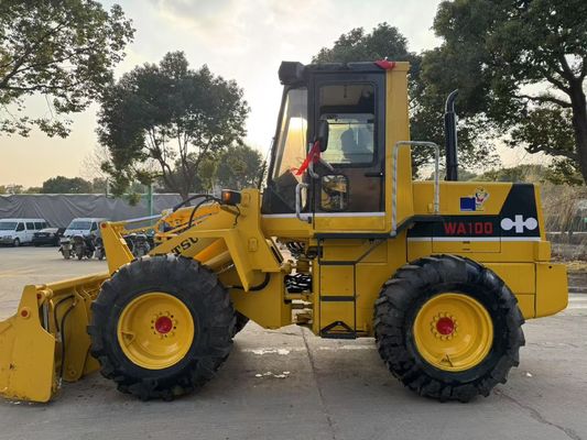 Originale Giappone Usato Komatsu WA100-1 Caricatori a ruote che lavorano in giardino