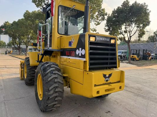 Originale Giappone Usato Komatsu WA100-1 Caricatori a ruote che lavorano in giardino