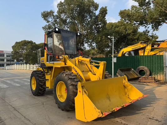Originale Giappone Usato Komatsu WA100-1 Caricatori a ruote che lavorano in giardino