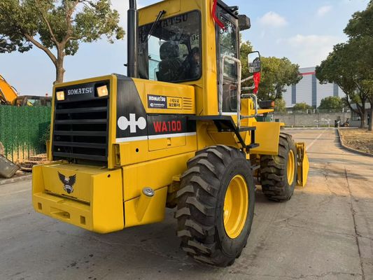 Originale Giappone Usato Komatsu WA100-1 Caricatori a ruote che lavorano in giardino