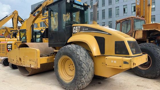 Colore originale usato Caterpillar CS-683E single drum road roller in ottime condizioni