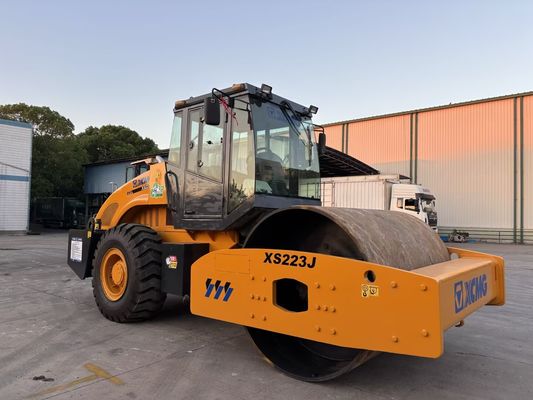 Rullo compattatore monoblocco XCMG XS223J, facile da usare e in buone condizioni