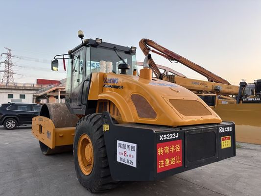 Rullo compattatore monoblocco XCMG XS223J, facile da usare e in buone condizioni