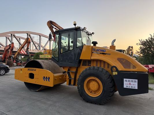 Rullo compattatore monoblocco XCMG XS223J, facile da usare e in buone condizioni
