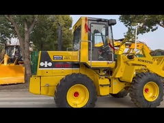 Originale Giappone Usato Komatsu WA100-1 Caricatori a ruote che lavorano in giardino